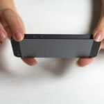 スマホで写真を撮る人